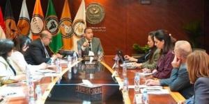 رئيس «الرقابة المالية» يبحث مع وفد البنك الدولي مستجدات تطوير سوق رأس المال - وكالة البوصلة الإخبارية
