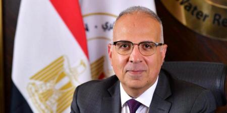 سويلم يتابع ختام "برنامج التدريب الصيفي في مجال تشغيل وصيانة محطات الرفع" لطلاب وزارة الموارد المائية والري الملتحقين بالمدارس الفنية للشركة القابضة لمياه الشرب - وكالة البوصلة الإخبارية