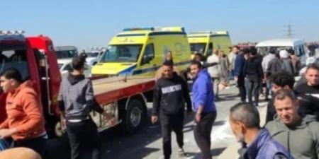 مصرع 15 عاملا وإصابة 22 فى تصادم سيارتي عمال بالدواويس بالإسماعيلية - وكالة البوصلة الإخبارية