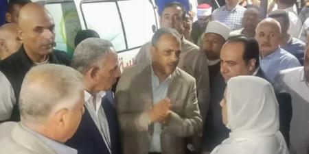 محافظا الشرقية والإسماعيلية يتابعان مصابى الدواويس وإجراءات تسليم الجثامين - وكالة البوصلة الإخبارية