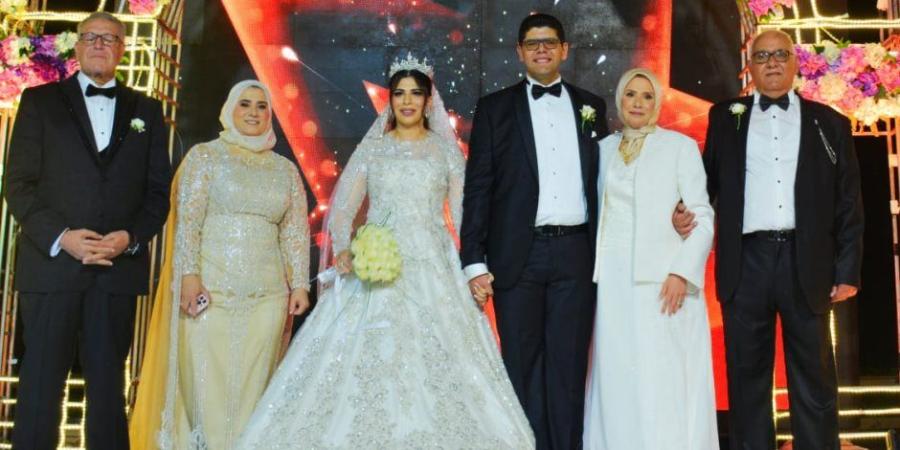 وسط أجواء من الفرحة والسعادة.. حفل زفاف الدكتورة روان أشرف والمهندس هشام بدير - وكالة البوصلة الإخبارية