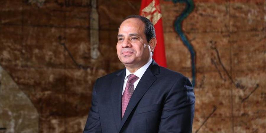 السيسي يستقبل لاعبي المنتخب الوطني لكرة القدم.. يمنحهم كأس الجدارة وأوسمة.. يشيد بالقيم الرفيعة للفريق.. يؤكد ضرورة مواصلة العمل الجاد وبذل الجهد.. وبناء أجيال جديدة من اللاعبين للبناء على ما تحقق - وكالة البوصلة الإخبارية