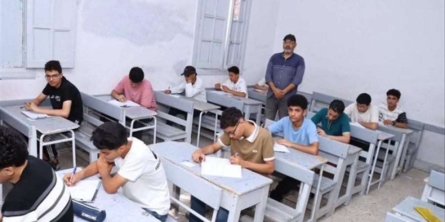 طلاب الثانوية العامة يؤدون غدا امتحان "الأحياء والرياضيات البحتة وعلم النفس" - وكالة البوصلة الإخبارية