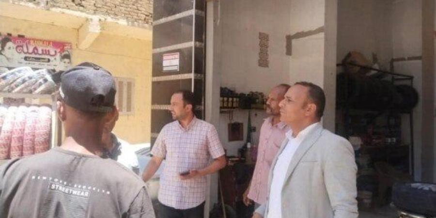 تشميع 10 محال بمركزي بني مزار ومطاي لمزاولتها النشاط دون ترخيص بالمنيا - وكالة البوصلة الإخبارية