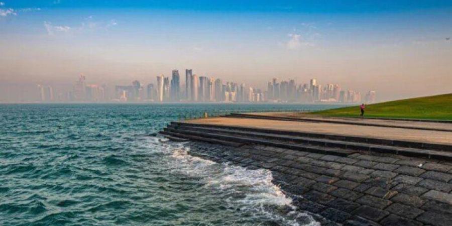 الأرصاد القطرية: طقس رطب على الساحل وغبار عالق وضباب خفيف خلال الليل - وكالة البوصلة الإخبارية