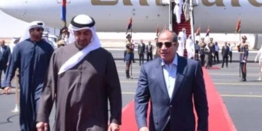 الرئيس السيسى يودّع الشيخ محمد بن زايد بمطار العلمين فى ختام زيارته الأخوية لمصر - وكالة البوصلة الإخبارية