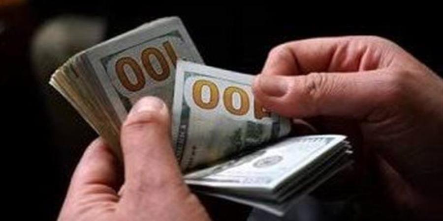 هدنة التضخم تصدم الدولار.. هل ينهي الفيدرالي حقبة القوة المطلقة للعملة الخضراء.. ولماذا لم تعد الحروب وقفزات أسعار النفط كافية لإنقاذه؟ - وكالة البوصلة الإخبارية
