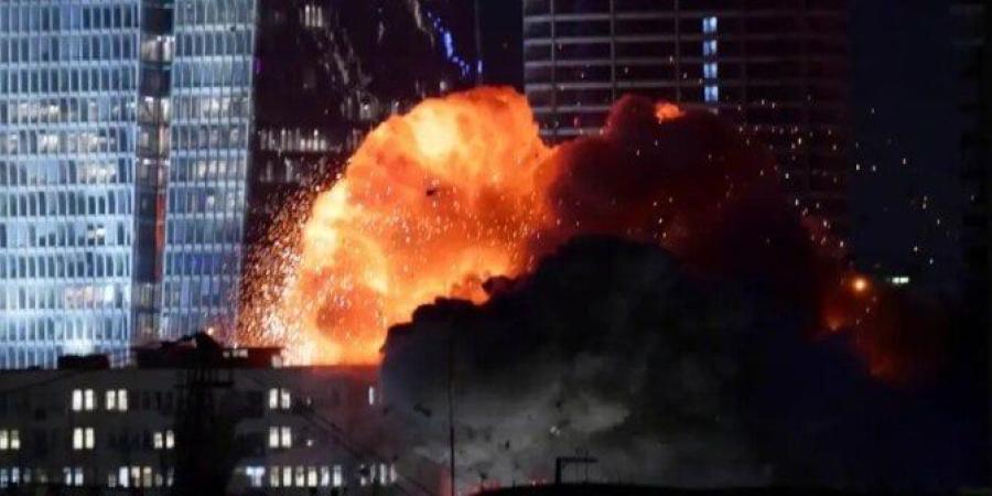 أمريكا تقصف 6 جسور إيرانية وطهران تستهدف 4 دول عربية - وكالة البوصلة الإخبارية