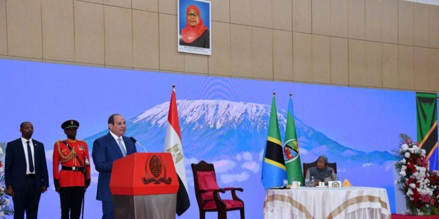 الرئيس السيسى في منتدى الأعمال المصرى التنزانى: توافقنا على مشروعات لتطوير الموانئ والربط البحري والسككي - وكالة البوصلة الإخبارية