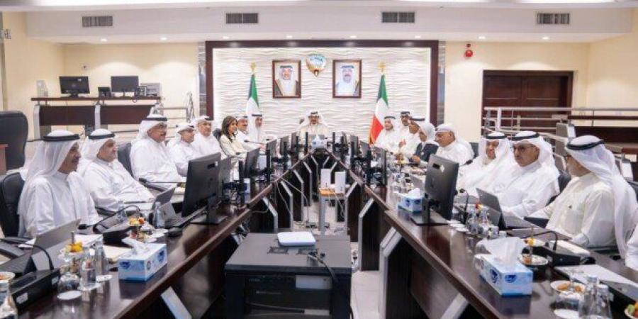 مجلس الوزراء الكويتي يحمل إيران المسؤولية الكاملة عن هجماتها على البلاد ويؤكد حق الكويت في الدفاع عن سيادتها - وكالة البوصلة الإخبارية