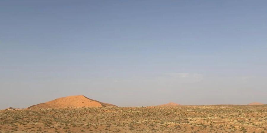 الحناتين..  تكوينات صحراوية خلابة بمحاذاة طريق رفحاء - حائل الجديد - وكالة البوصلة الإخبارية