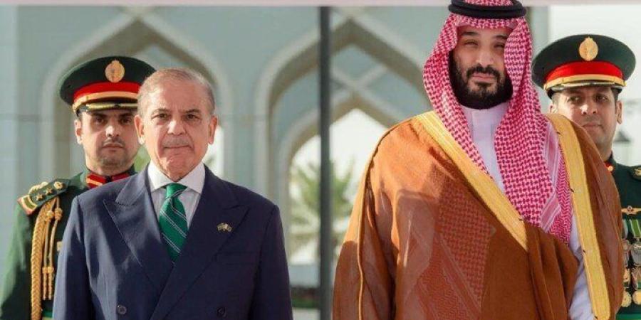 اتصال سعودي - باكستاني يؤكد دعم أمن الملاحة في البحر الأحمر وتنسيقًا لخفض التصعيد - وكالة البوصلة الإخبارية