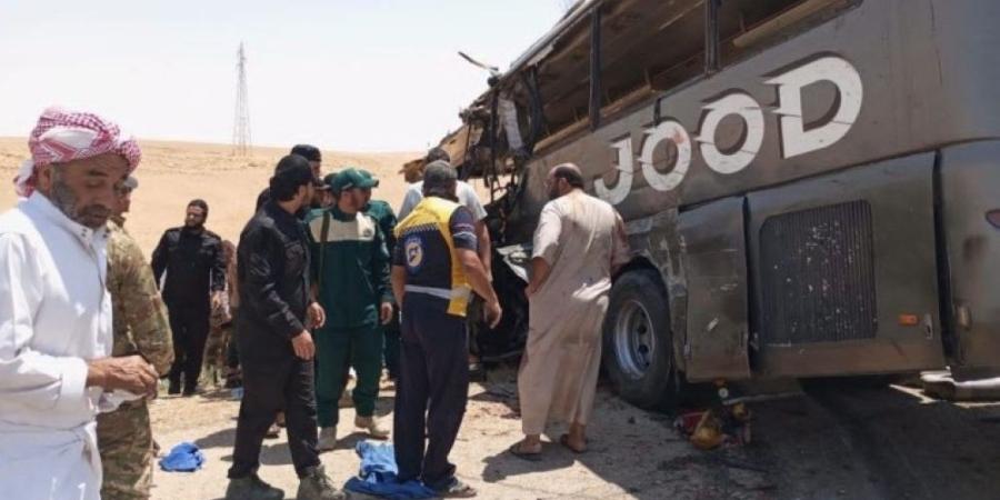 وفاة 35 وإصابة 30.. ارتفاع ضحايا حادث تصادم حافلتين في سوريا - وكالة البوصلة الإخبارية