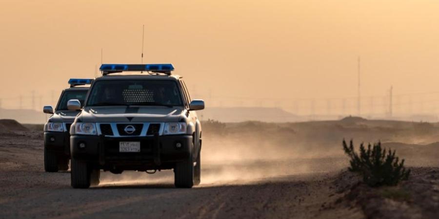 القبض على مقيم لنقله 5 مخالفين لنظام أمن الحدود بمنطقة جازان - وكالة البوصلة الإخبارية