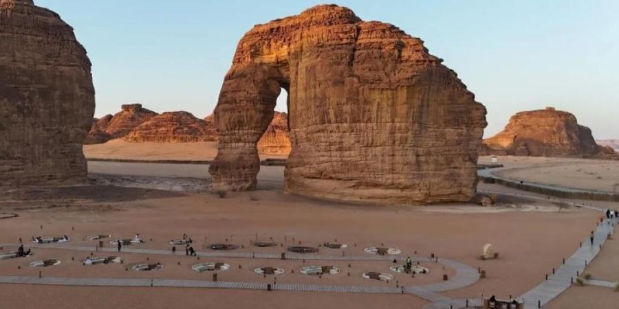 صور | صخرة الفيل بالعلا.. تجربة سياحية متكاملة في أحضان الطبيعة - وكالة البوصلة الإخبارية