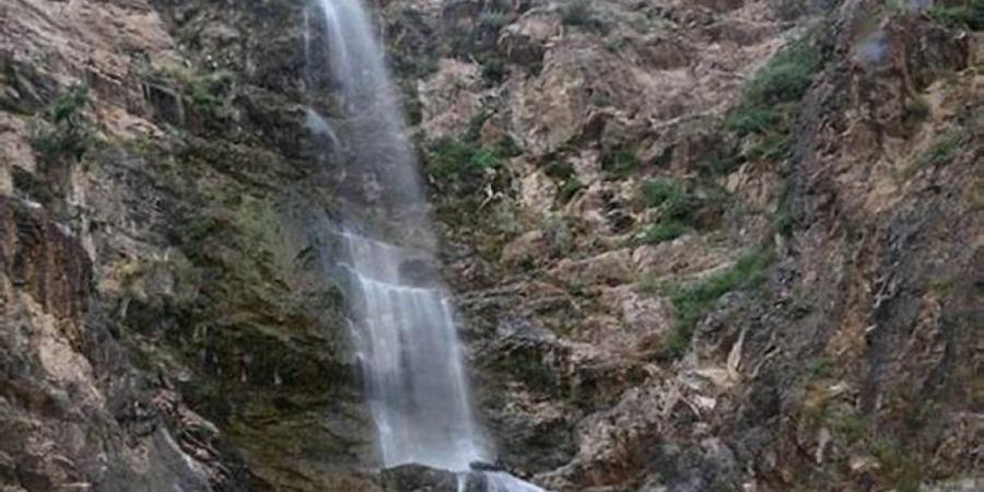 شاهد| شلالات الحمدة وخيرة والشراشير تزين الطبيعة في الباحة - وكالة البوصلة الإخبارية