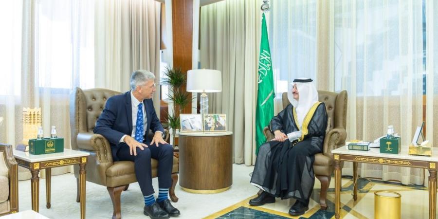 أمير الشرقية يستقبل سفير جمهورية قبرص لدى المملكة  - وكالة البوصلة الإخبارية