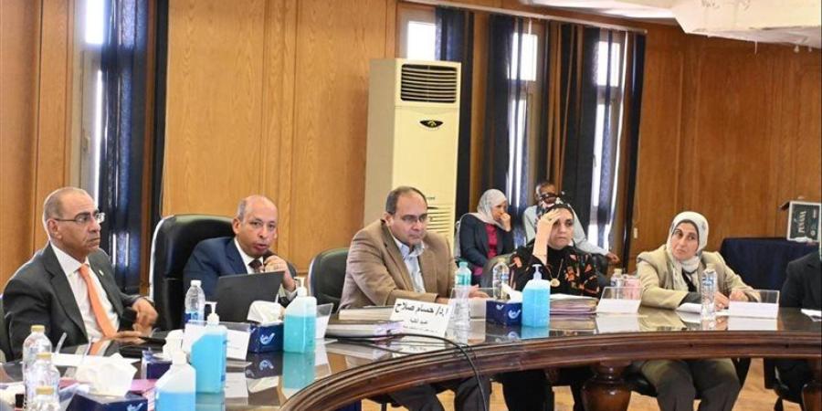 قرارات مهمة في اجتماع مجلس إدارة مستشفيات جامعة القاهرة يوليو 2026 - وكالة البوصلة الإخبارية
