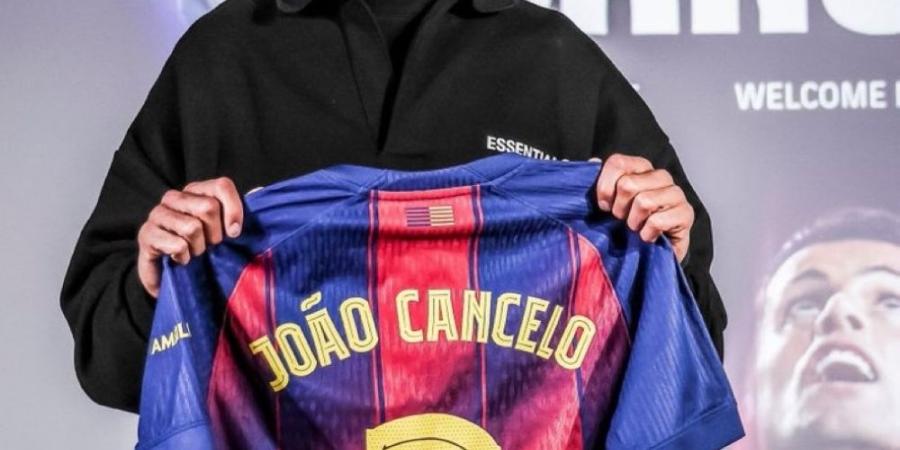 برشلونة يتفق مع جواو كانسيلو على عقد لمدة موسمين - وكالة البوصلة الإخبارية