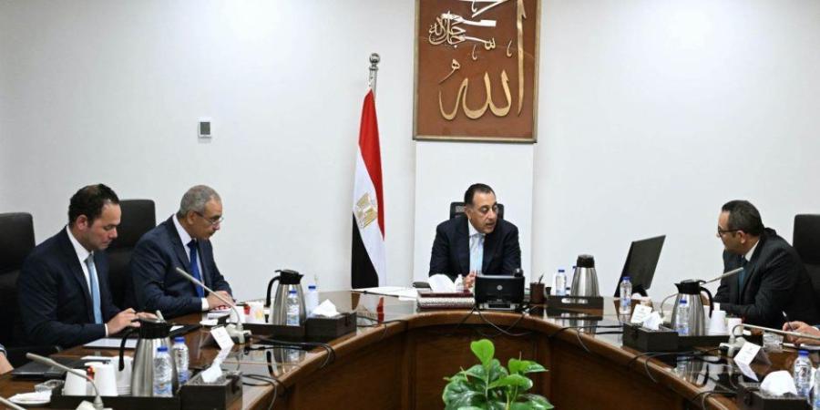 رئيس الوزراء يستعرض خطة التحرك والرؤية الاستراتيجية لرئيس جهاز تنمية المشروعات - وكالة البوصلة الإخبارية