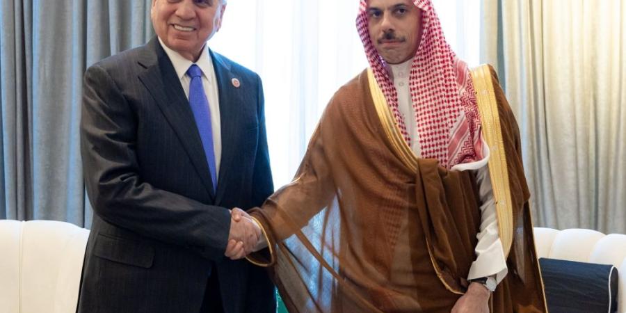 وزير الخارجية يبحث التطورات في المنطقة مع نظيره العراقي - وكالة البوصلة الإخبارية
