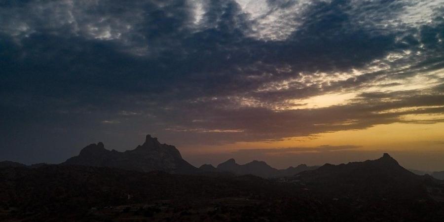 الهايكنق في جبال الطائف.. فضاء مفتوح للمشي والاستكشاف - وكالة البوصلة الإخبارية