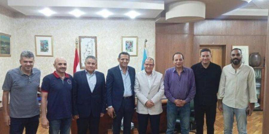 «الصحفيين» تستقبل وفد النقابة العامة للعاملين بالصحافة والإعلام لبحث مواجهة الكيانات الوهمية - وكالة البوصلة الإخبارية