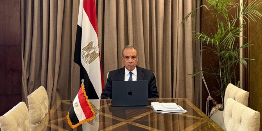 وزير الخارجية يؤكد لنظيره البريطانى ثوابت مصر بشأن حرية الملاحة بالممرات الدولية - وكالة البوصلة الإخبارية