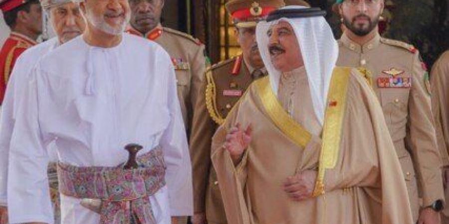 سلطان عمان والعاهل البحريني يبحثان المستجدات الإقليمية والعلاقات الثنائية - وكالة البوصلة الإخبارية