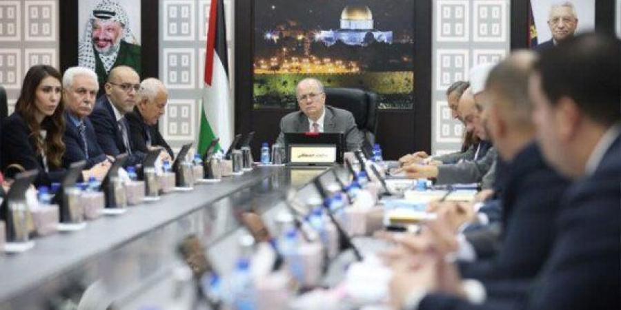 مجلس الوزراء الفلسطيني يحذر من تصاعد جرائم المستوطنين في الضفة الغربية - وكالة البوصلة الإخبارية