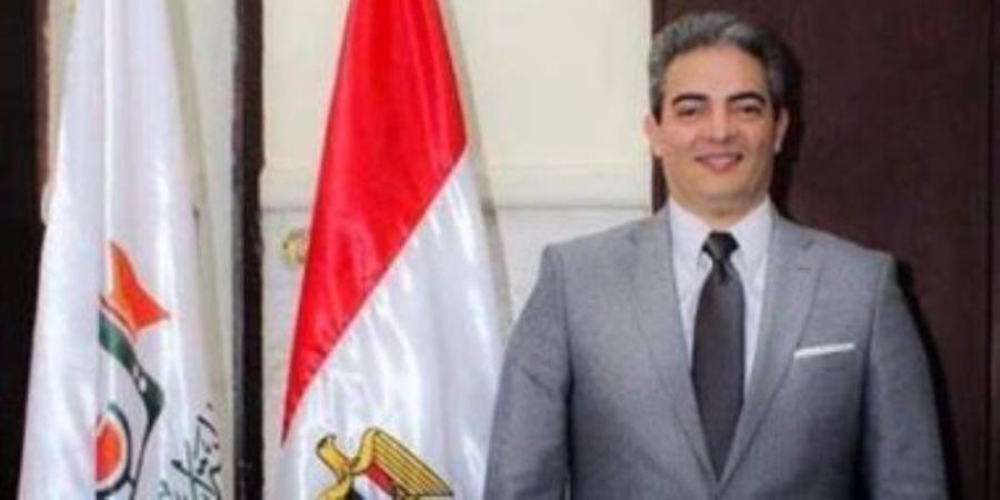 نقيب الإعلاميين يعلن الألتزام بقرار محكمة جنايات القاهرة بحظر النشر فى إحدى القضايا - وكالة البوصلة الإخبارية