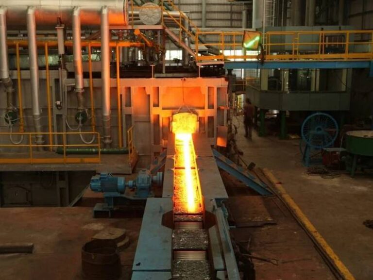 تطوير شبكة عصبية مبتكرة لكشف عيوب المعادن تلقائياً في خطوط الإنتاج الصناعية