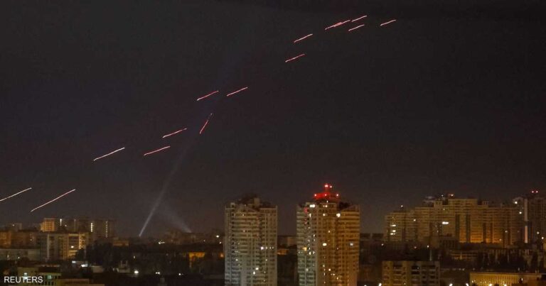 أوكرانيا تُسقط 90 طائرة مسيرة روسية في عمليات ليلية ناجحة