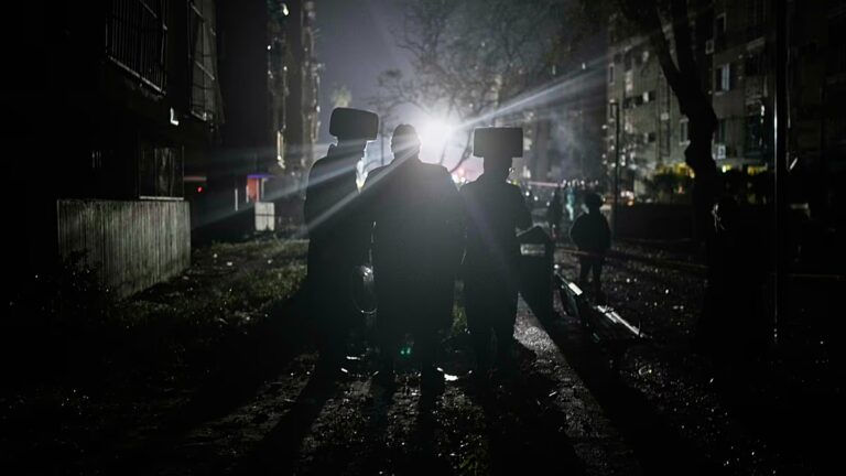 تبعات تسرب الإشعاع من ديمونا بعد القصف الإيراني وتأثيره على الجنوب الإسرائيلي