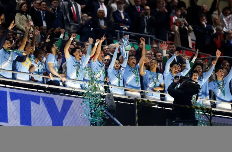 مانشستر سيتي يتوج باللقب بثنائية أورايلي أمام آرسنال