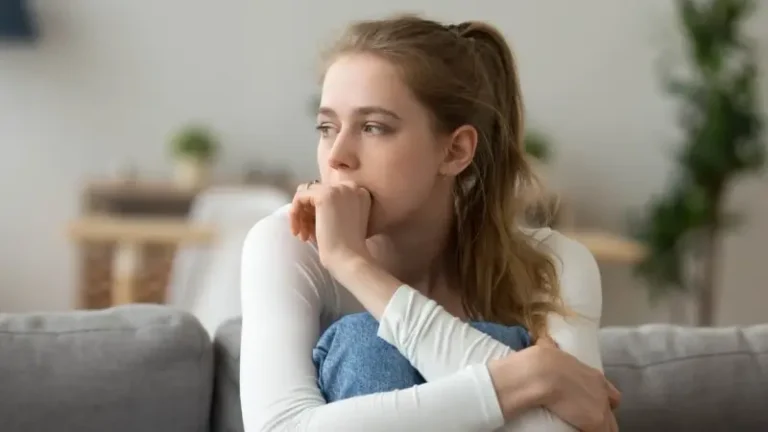 تأثير آراء الآخرين على دماغك قبل أن تشعر بالألم