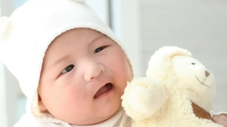 نجاة المولود من الجراثيم منذ اللحظة الأولى مفاجآت مثيرة في عالم الحمل