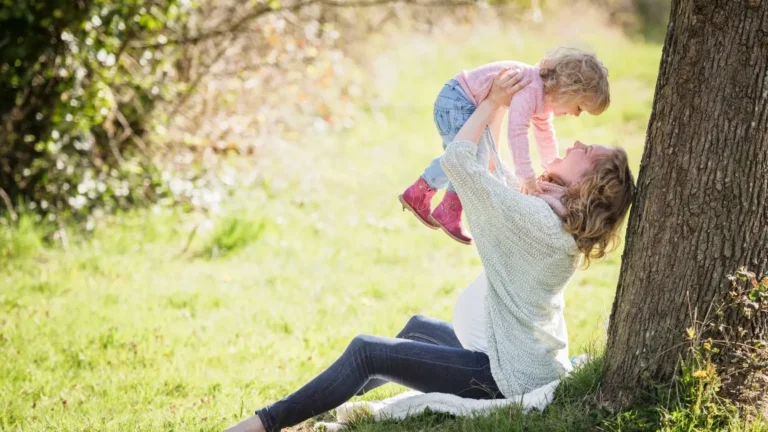 عيد الأم بين الجذور التاريخية والتطورات الثقافية عبر العصور