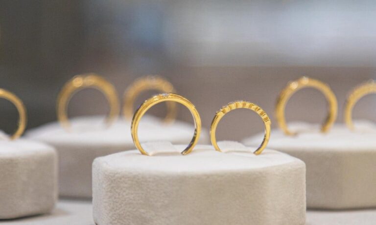 تراجع حاد في الأرقام مع بدء التعافي التدريجي