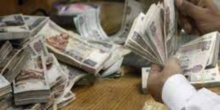 موعد تنفيذ زيادة المرتبات.. تفاصيل رفع المعاشات للعاملين بالدولة خلال أيام