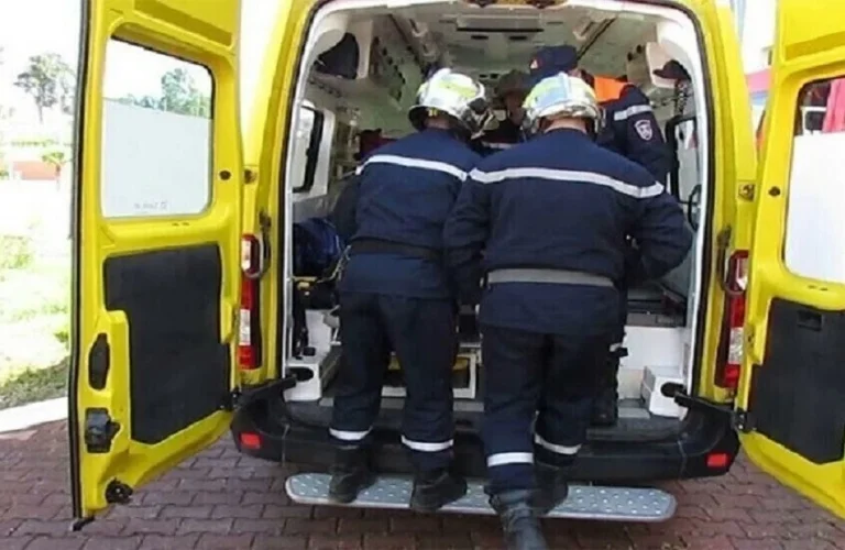 كارثة الطرق في المسيلة الجزائرية تسفر عن عشرات الضحايا جراء تصادم مروري مروع