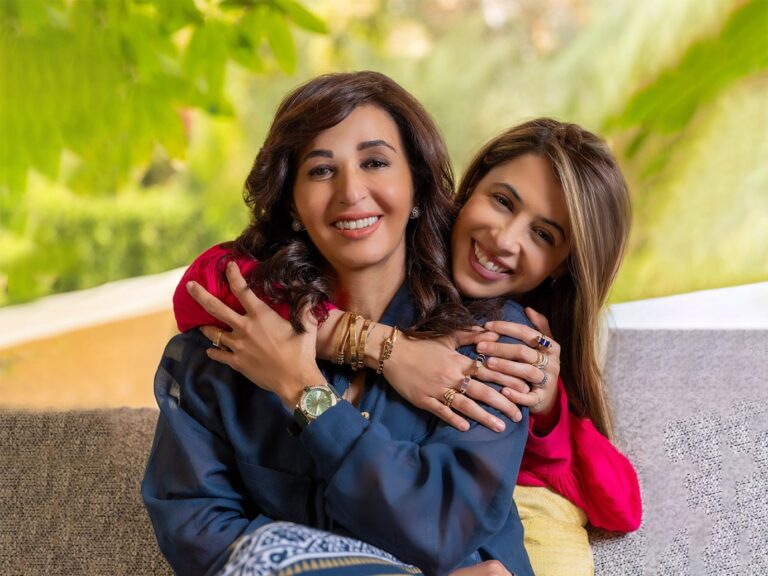 دكتور دينا الطيب وابنتها لنا ناظر يكشفان عن أسرار اللياقة والأمومة والطموح في يوم الأم