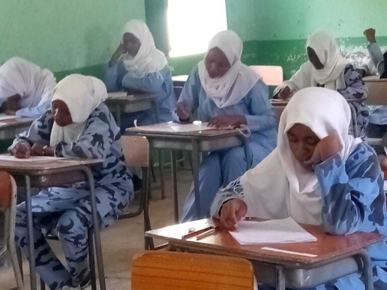 مبادرة لتجديد المناهج التعليمية تُعدّ لعقد مؤتمر مائدة مستديرة حول التعليم