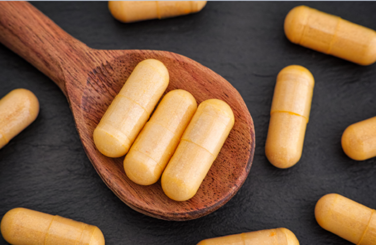 مكمل غذائي من شجرة عريقة يثير جدلاً واسعًا بشأن فوائده في combating الالتهابات والسرطان