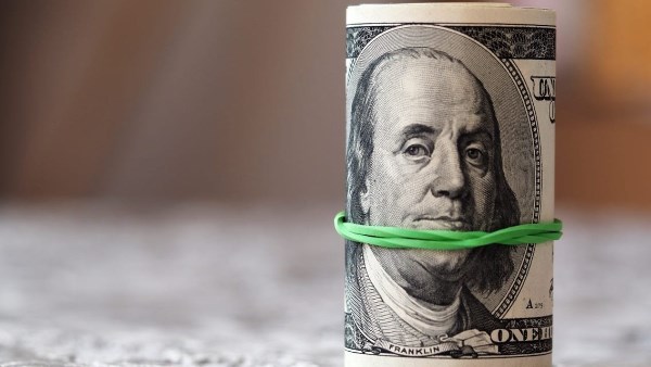 أعلى قيمة لصرف الدولار اليوم الأربعاء