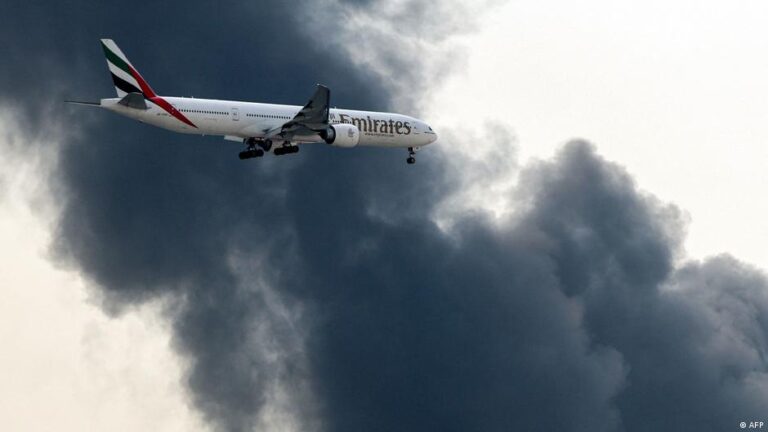 هجمات جديدة تستهدف منشآت نفطية بالإمارات تسبب حرائق كبيرة