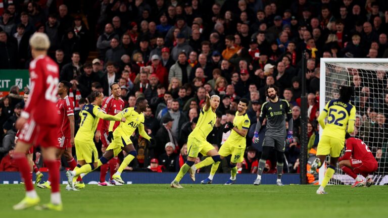 توتنهام يسجل هدفًا قاتلاً في الدقيقة التسعين ليخطف نقطة ثمينة من ليفربول