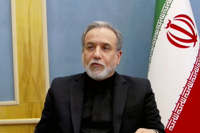 الهجوم على جزيرة خارك مصدره أراضي الجيران وفقاً لتصريحات العراق