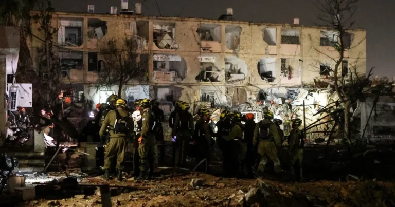 عشرات المصابين نتيجة هجوم صاروخي إيراني يستهدف جنوب إسرائيل