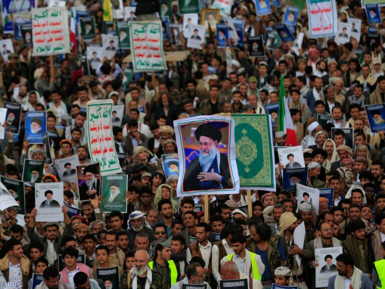 الحوثيون في اليمن يتوجهون لاستهداف الأهداف الإسرائيلية والأمريكية لدعم طهران